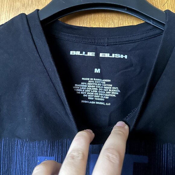 Hot Topic Billie Eilish "Hit Me Hard And Soft" Graphic Tee - Picture 2 of 2